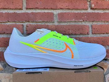 Used Nike Air Zoom Pegasus 40 2025 bike — image 6 of 11