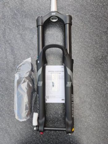 Used Sr Suntour Durolux 38 RC2 bike