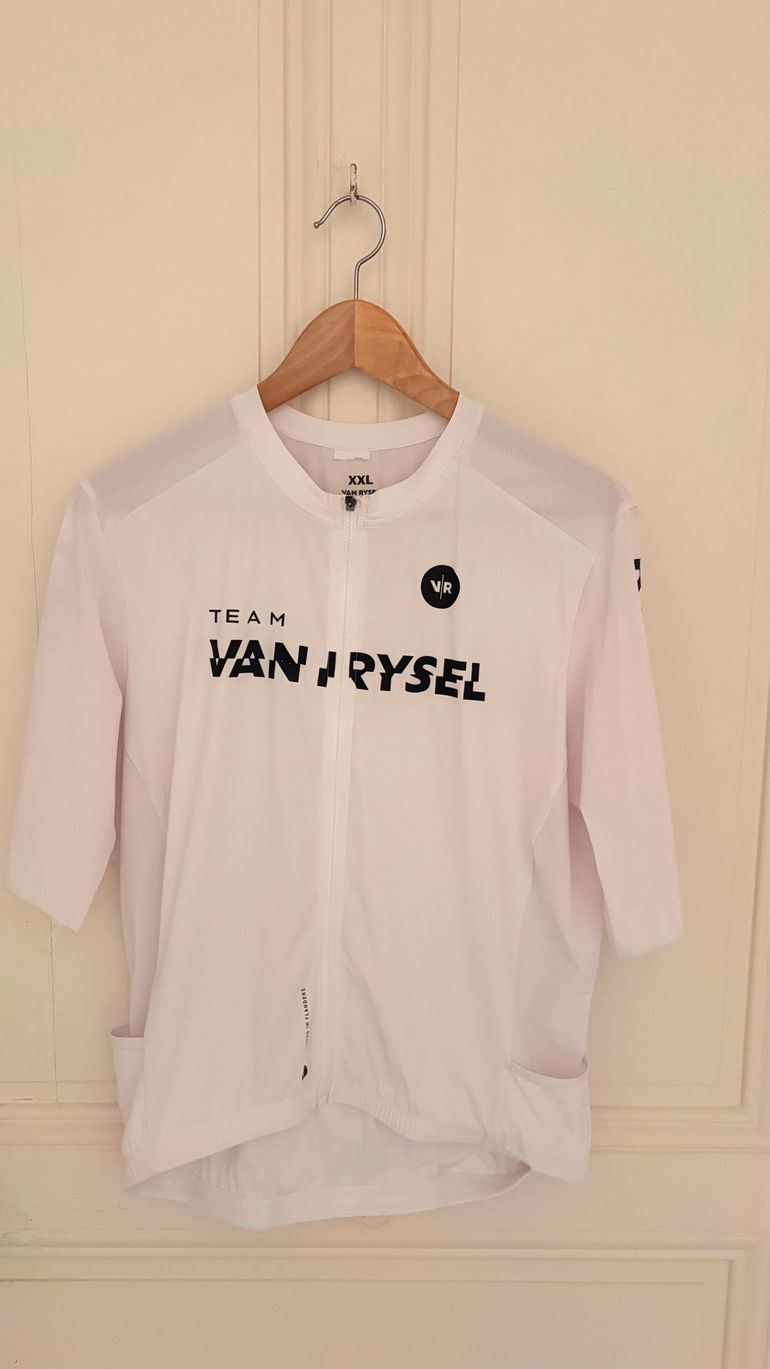 Used Van Rysel Jersey 2026 bike — image 1 of 2