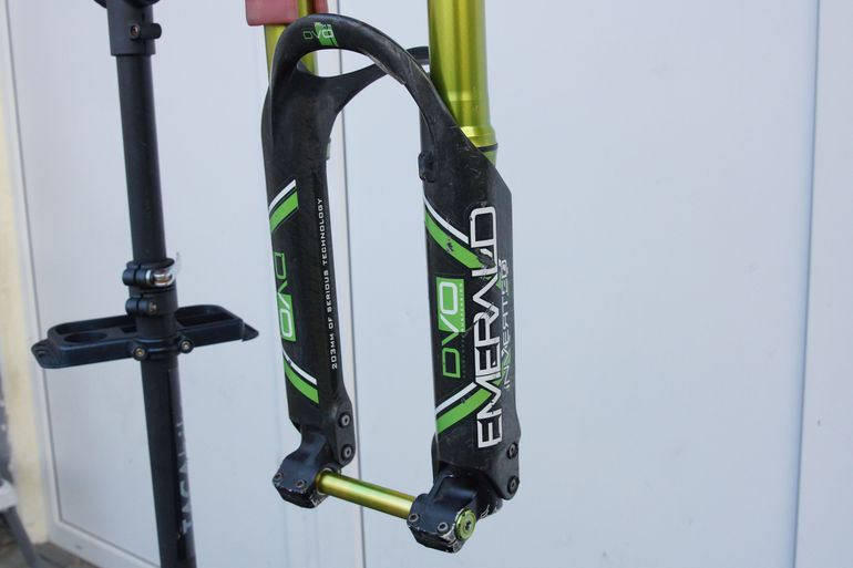 Used Dvo Emerald 203mm Green DH Fork 26" Upside-Down 2013 bike — image 7 of 17