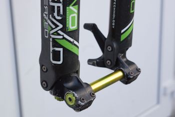 Used Dvo Emerald 203mm Green DH Fork 26" Upside-Down 2013 bike — image 8 of 17