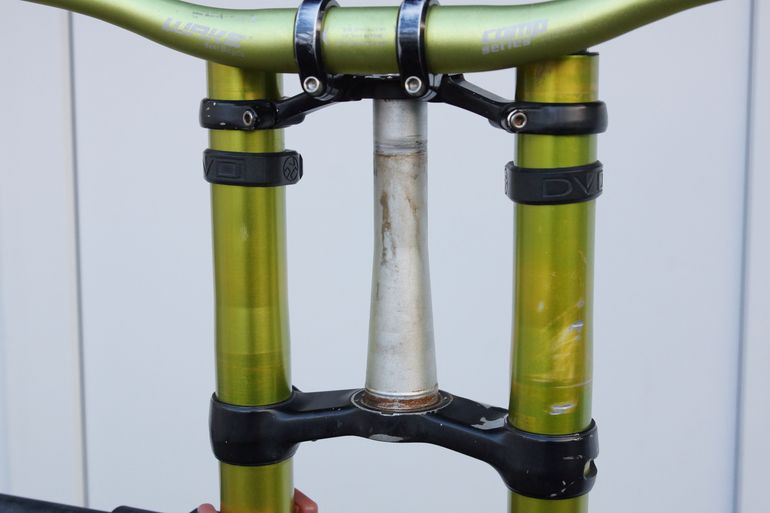 Used Dvo Emerald 203mm Green DH Fork 26" Upside-Down 2013 bike — image 4 of 17
