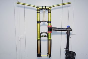Used Dvo Emerald 203mm Green DH Fork 26" Upside-Down 2013 bike — image 11 of 17