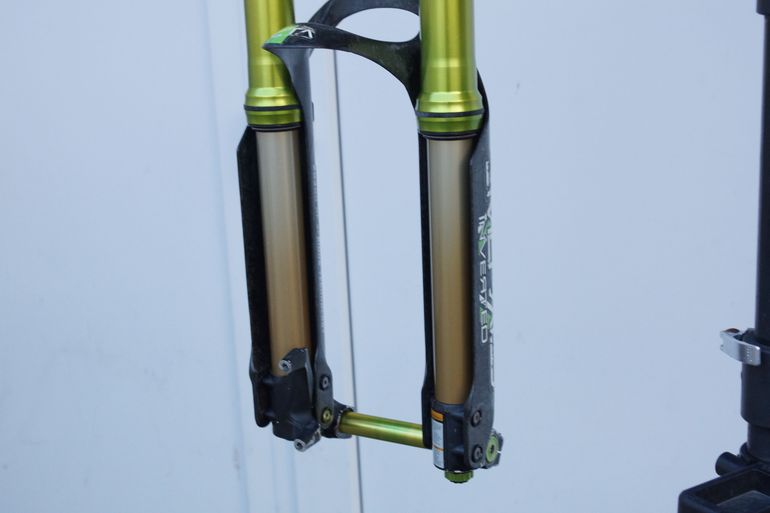 Used Dvo Emerald 203mm Green DH Fork 26" Upside-Down 2013 bike — image 16 of 17