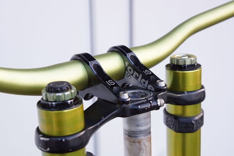 Used Dvo Emerald 203mm Green DH Fork 26" Upside-Down 2013 bike — image 14 of 17