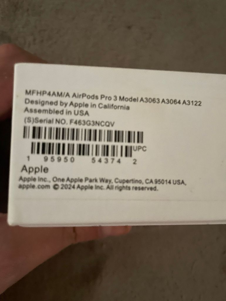 Used apple AirPods Pro 3 2025 bike — image 6 of 7
