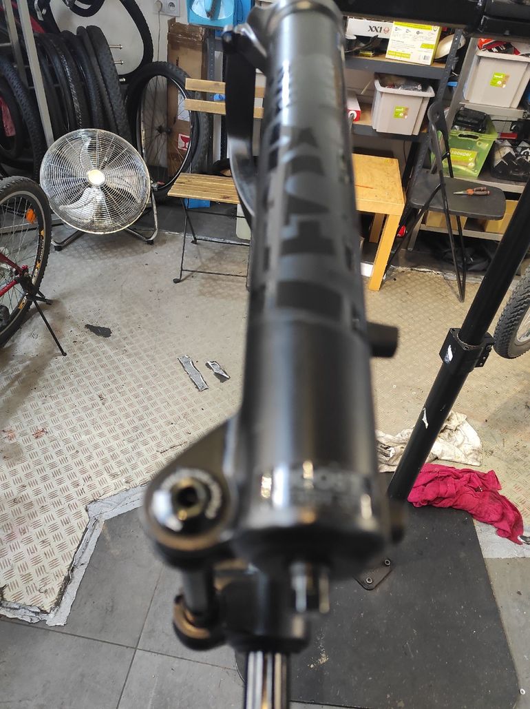 Used Fox 36 Float Rhythm 27.5+, skok 170mm, Grip Damper, Boost 110x15QR 2020 bike — image 16 of 17