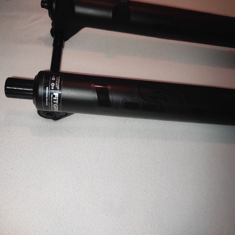 Used Fox 36 Float Rhythm 27.5+, skok 170mm, Grip Damper, Boost 110x15QR 2020 bike — image 5 of 17