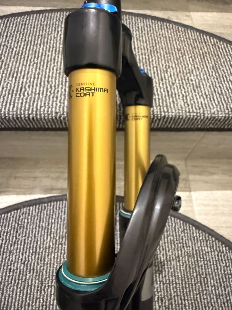 Used Fox 34 Factory FIT4 Fork 2023 bike — image 2 of 7