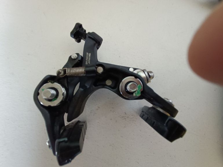 Used Shimano Ultegra série 8000 Front Brake Caliper bike — image 2 of 2
