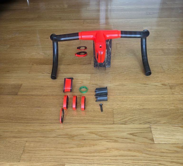 Used Bmc ICS Carbon EVO Cockpit Bar/Stem 400x90 Full set + Computer Mount 2023 bike — image 4 of 5