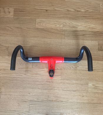 Used Bmc ICS Carbon EVO Cockpit Bar/Stem 400x90 Full set + Computer Mount 2023 bike — image 5 of 5
