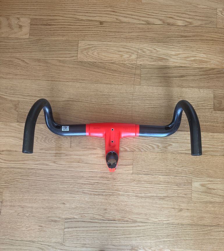 Used Bmc ICS Carbon EVO Cockpit Bar/Stem 400x90 Full set + Computer Mount 2023 bike — image 5 of 5