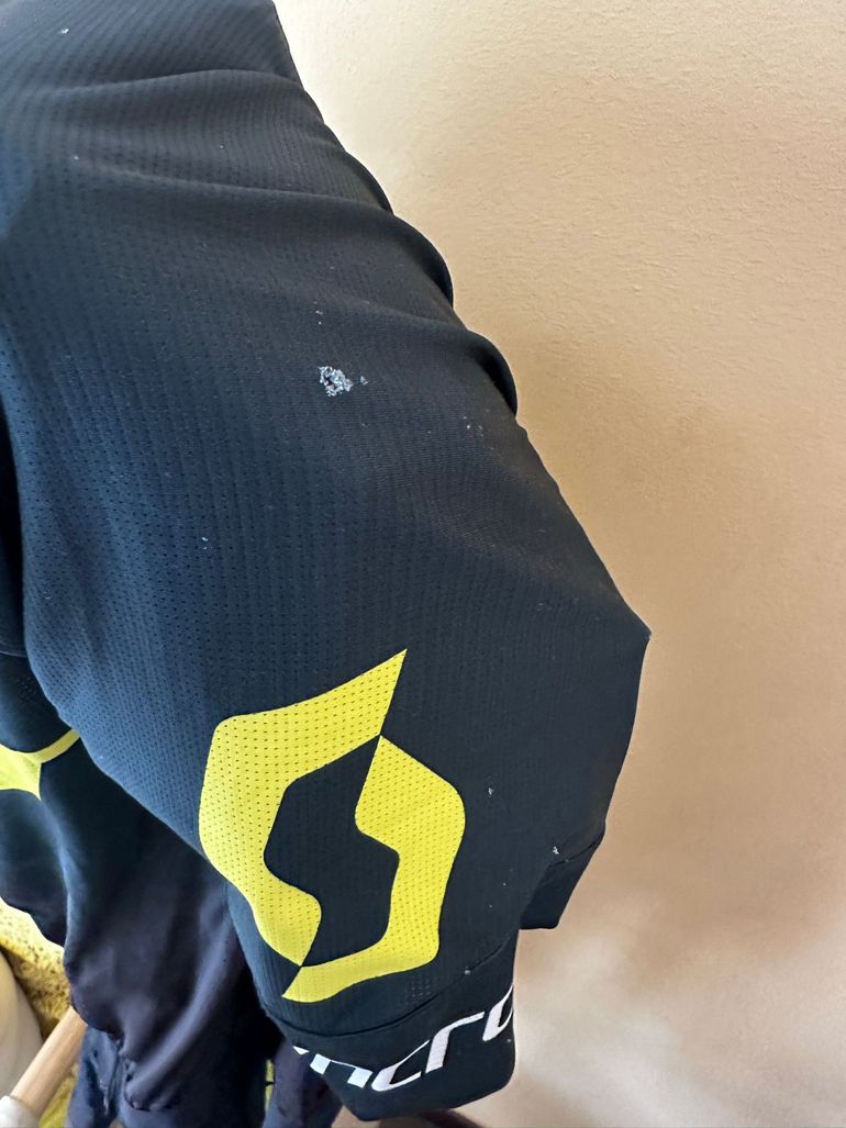 Used Scott RC Endurance Short-sleeve Men's Jersey bike — image 3 of 9
