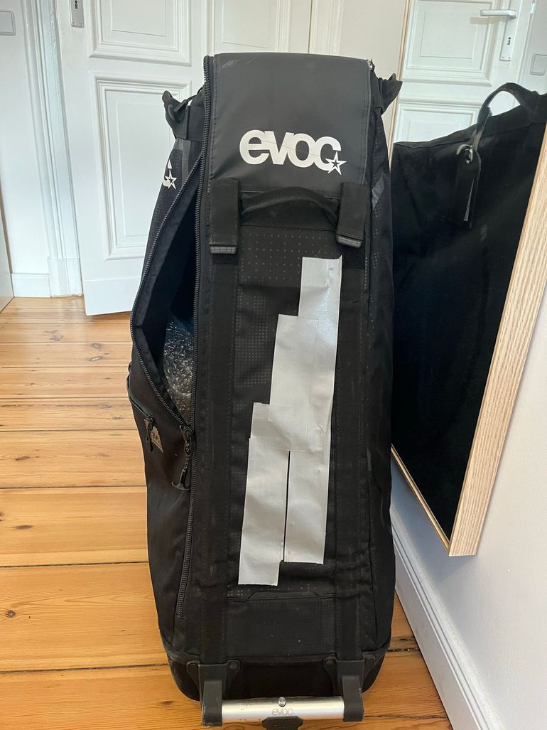 Used EVOC Bike Bag Pro 2023 bike — image 12 of 12