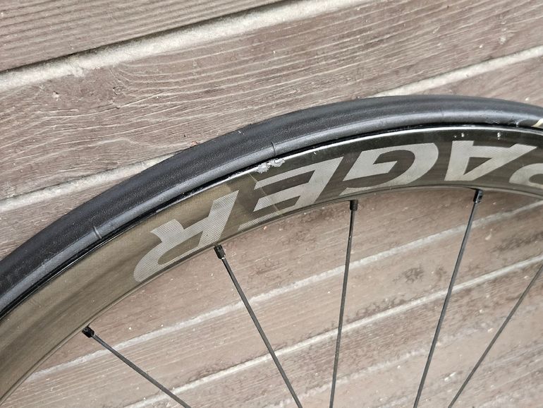 Used Bontrager Aeolus Rsl 37 carbon disc wheelset bike — image 5 of 6