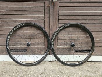 Used Bontrager Aeolus Rsl 37 carbon disc wheelset bike