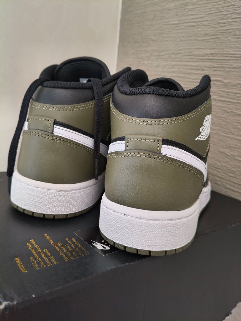 Used Nike Jordan 1 Mid Verde Oliva/Nero Tg 39 bike — image 6 of 8