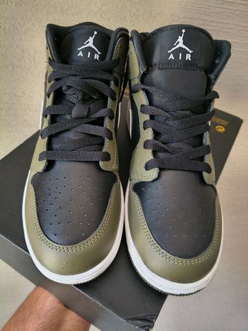 Used Nike Jordan 1 Mid Verde Oliva/Nero Tg 39 bike — image 3 of 8