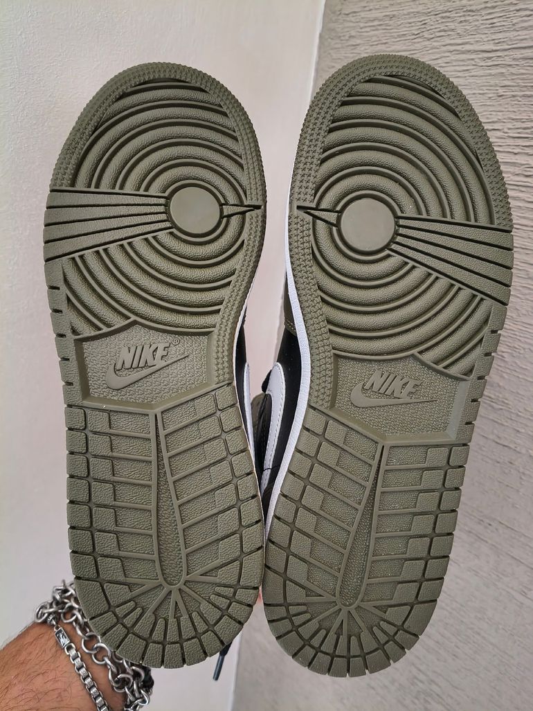 Used Nike Jordan 1 Mid Verde Oliva/Nero Tg 39 bike — image 8 of 8