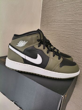 Used Nike Jordan 1 Mid Verde Oliva/Nero Tg 39 bike