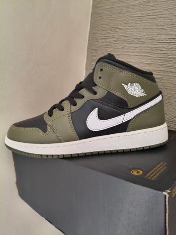 Used Nike Jordan 1 Mid Verde Oliva/Nero Tg 39 bike — image 5 of 8