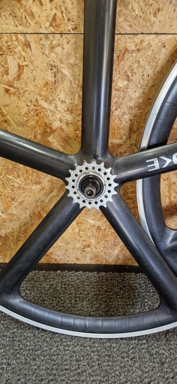 Used aerospoke Wheel 2015 bike — image 4 of 5
