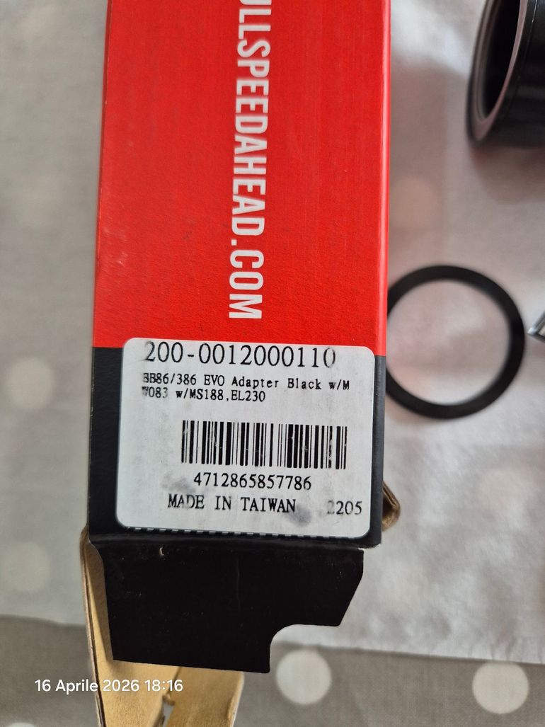 Used Fsa Movimento Centrale bike — image 2 of 3