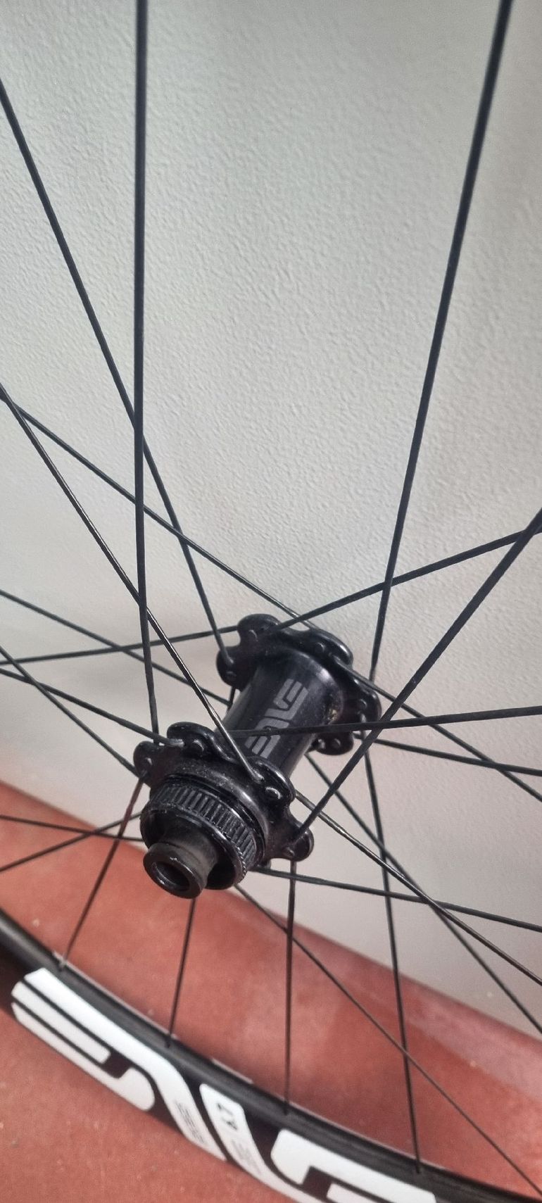 Used Enve SES 6.7 Front Wheel 2023 bike — image 3 of 4