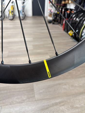 Used Mavic Cosmic SLR 45 Disc 23mm 2025 bike — image 3 of 3