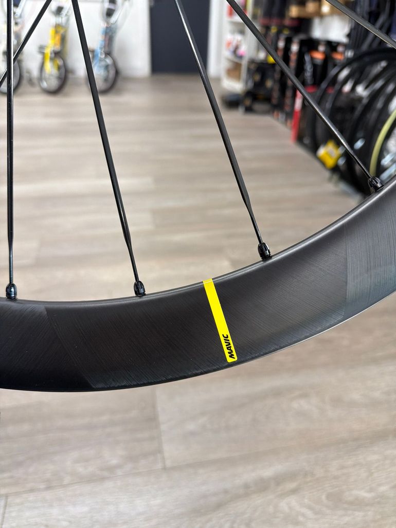 Used Mavic Cosmic SLR 45 Disc 23mm 2025 bike — image 3 of 3