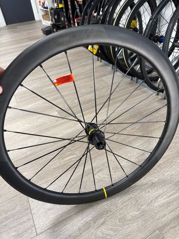 Used Mavic Cosmic SLR 45 Disc 23mm 2025 bike