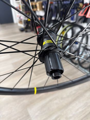 Used Mavic Cosmic SLR 45 Disc 23mm 2025 bike — image 2 of 3