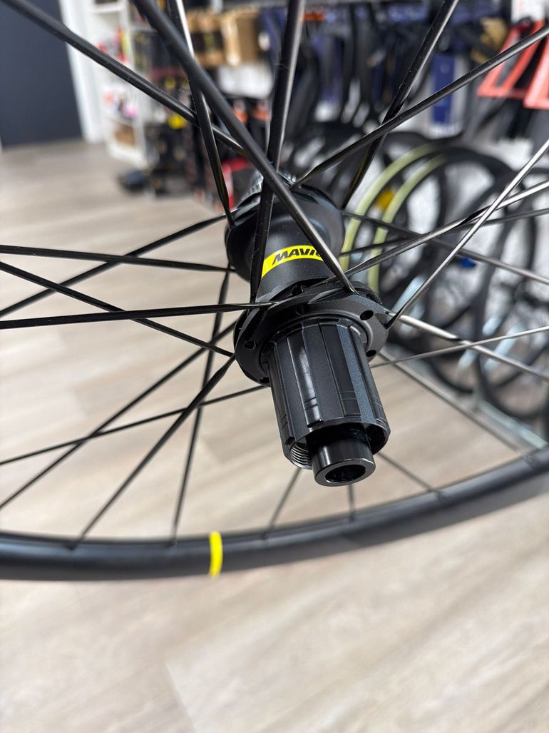 Used Mavic Cosmic SLR 45 Disc 23mm 2025 bike — image 2 of 3