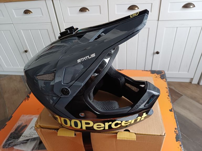Used 100% Status Full-Face Helmet bike — image 5 of 11