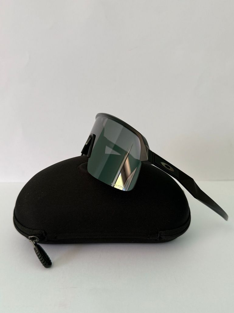 Used Oakley Sutro Lite bike — image 8 of 13