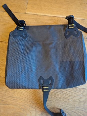 Used Apidura Expedition Handlebarbags bike — image 5 of 5
