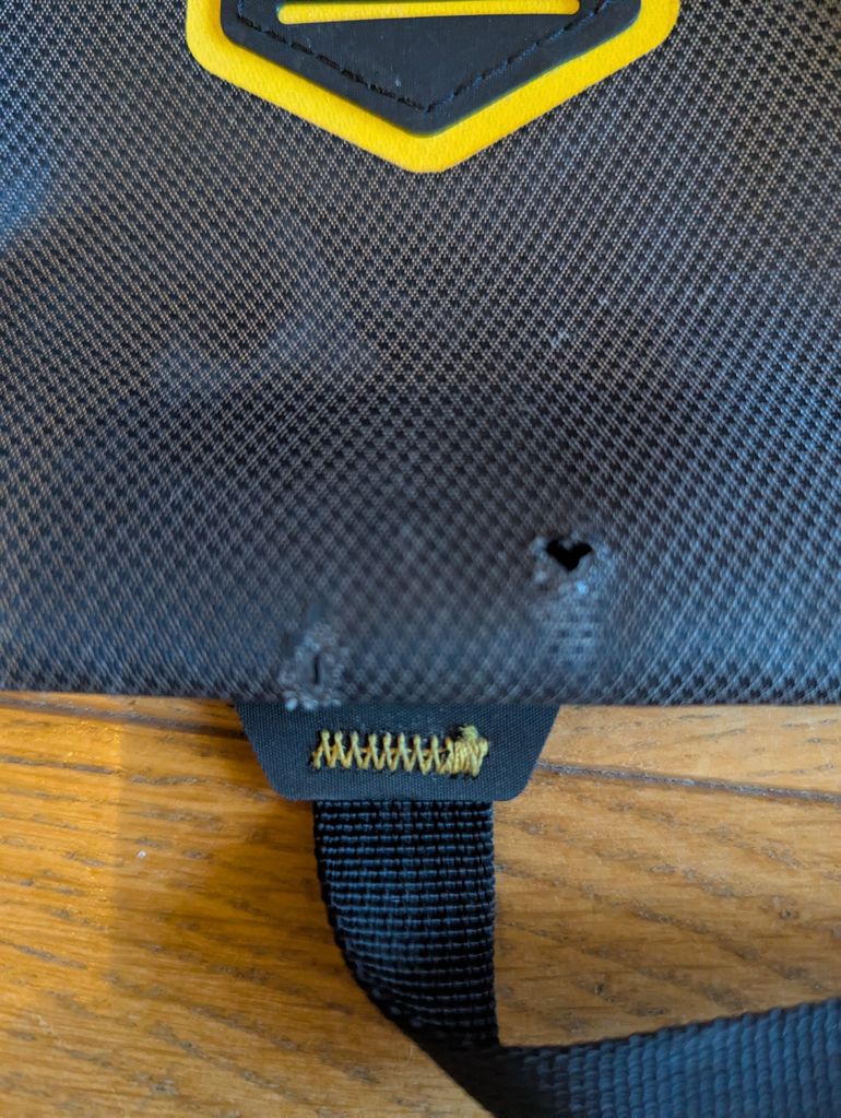 Used Apidura Expedition Handlebarbags bike — image 4 of 5