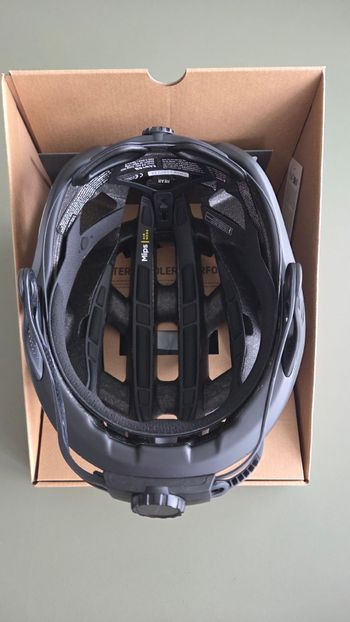 Used Canyon Disruptr CFR Helmet 2026 bike — image 4 of 7