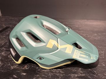 Używany MET Roam Helmet Cycling Accessories