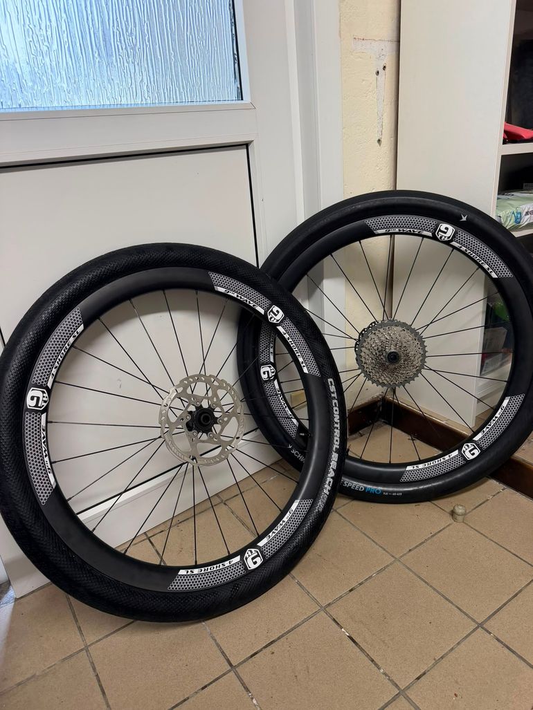 Used Dt Swiss 4-Shore Carbon Beach Racing Wheels 2025 bike — image 1 of 2