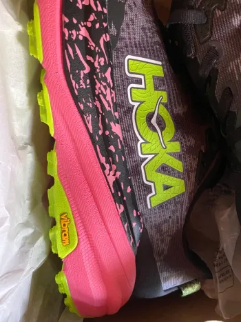 Used Asics Speedgoat 6 bike — image 2 of 12