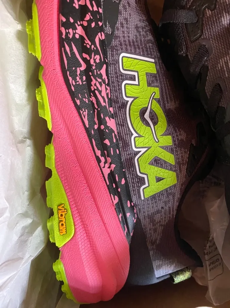 Used Asics Speedgoat 6 bike — image 2 of 12
