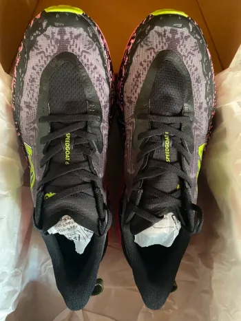Used Asics Speedgoat 6 bike — image 9 of 12