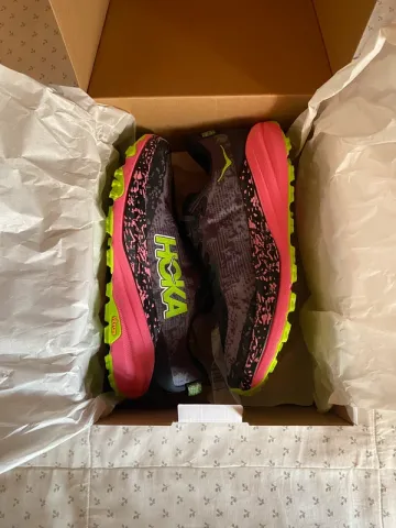 Used Asics Speedgoat 6 Running Shoes