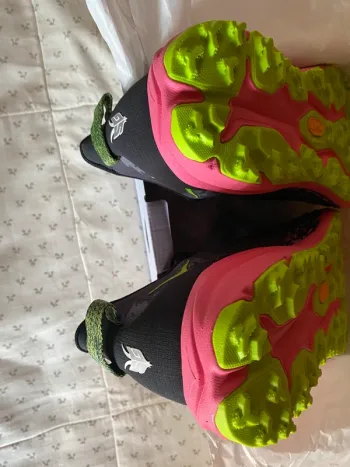 Used Asics Speedgoat 6 bike — image 5 of 12