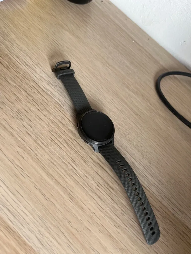 Used Garmin Venu 2S bike — image 2 of 4