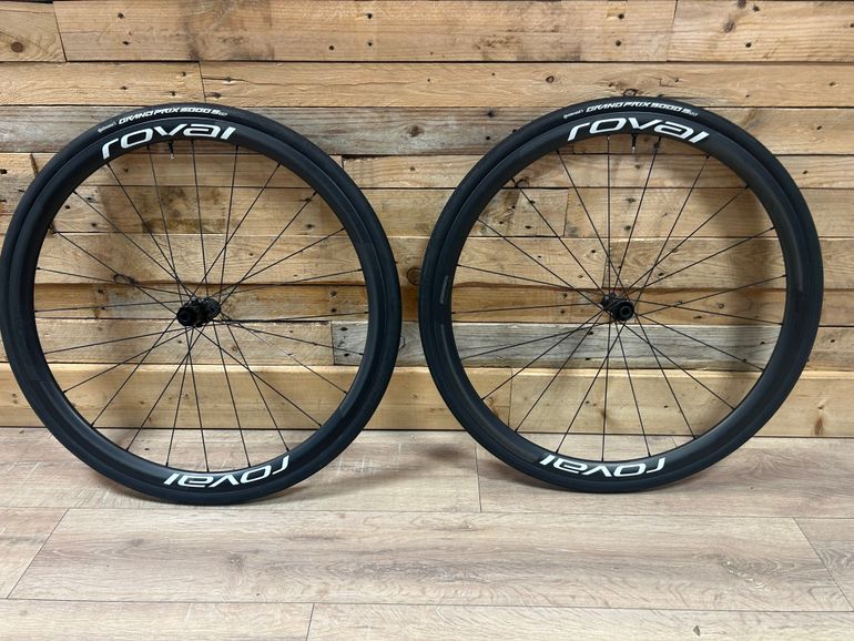 Used Specialized Roval Alpinist CLX II 700c 2025 bike — image 1 of 5