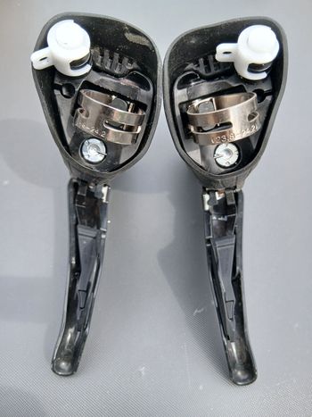 Used Shimano Ultegra ST-R8170 12-speed Shifter/Disc Brake Lever 2025 bike — image 2 of 6