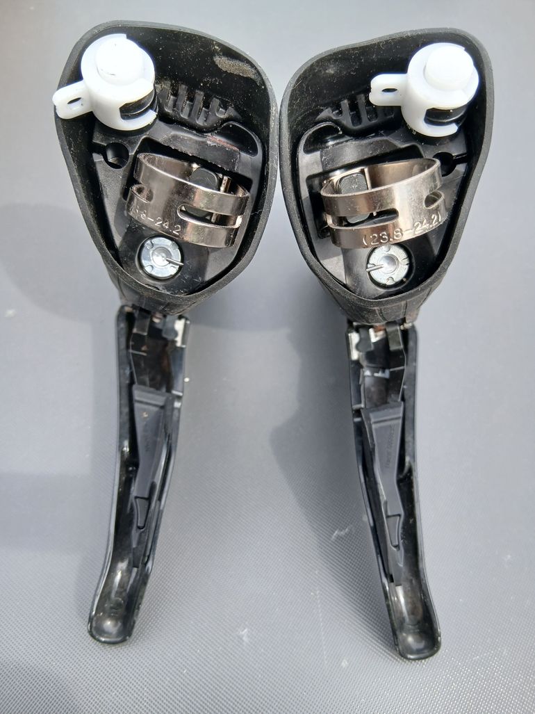 Used Shimano Ultegra ST-R8170 12-speed Shifter/Disc Brake Lever 2025 bike — image 2 of 6